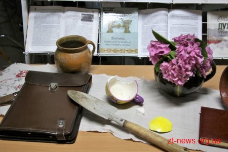 В обласній бібліотеці всім бажаючим розповіли про життєвий та творчий шлях Олега Ольжича