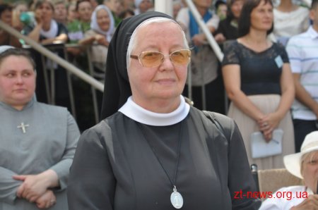 У Бердичеві тисячі паломників з усієї України взяли участь у святковій літургії
