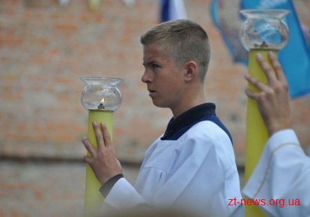 У Бердичеві тисячі паломників з усієї України взяли участь у святковій літургії