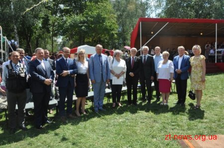 У Бердичеві тисячі паломників з усієї України взяли участь у святковій літургії