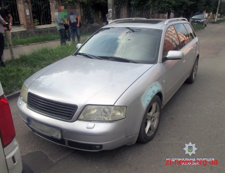 У Бердичеві поліцейські затримали керманича авто зі зброєю