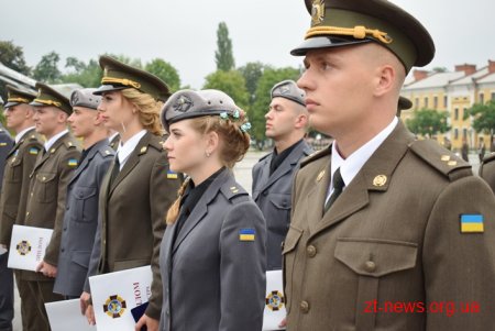 У Житомирському військовому інституті 79 молодих офіцерів отримали дипломи