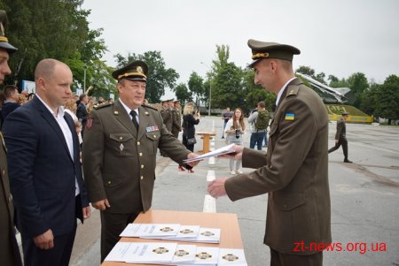 У Житомирському військовому інституті 79 молодих офіцерів отримали дипломи