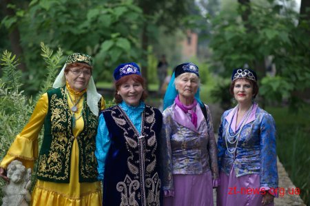 Українські дизайнери представили колекції національного вбрання на етно-фешн-шоу «Аристократична Україна»