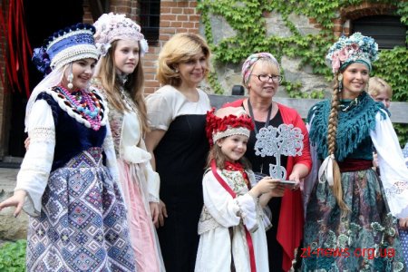 Українські дизайнери представили колекції національного вбрання на етно-фешн-шоу «Аристократична Україна»