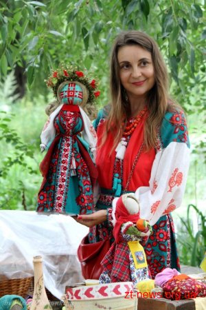 Українські дизайнери представили колекції національного вбрання на етно-фешн-шоу «Аристократична Україна»