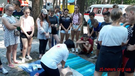 У таборі Супутник діти спробували себе у ролі рятувальників
