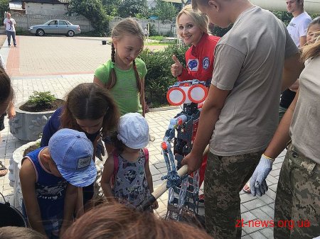 Поблизу музею космонавтики висадили Космічну лісову алею