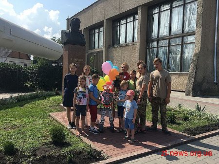 Поблизу музею космонавтики висадили Космічну лісову алею