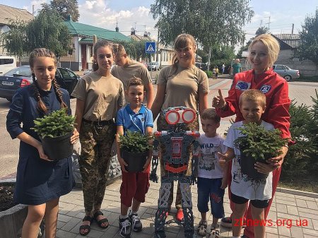 Поблизу музею космонавтики висадили Космічну лісову алею
