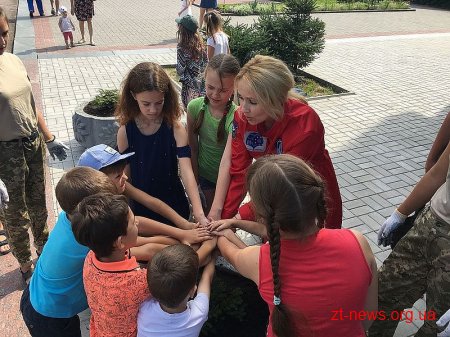 Поблизу музею космонавтики висадили Космічну лісову алею