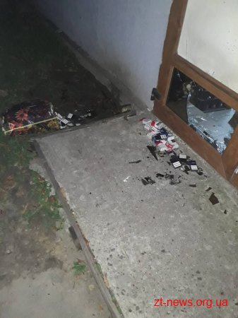У Коростені поліцейські охорони затримали у магазині нічного злодія
