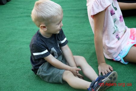 Батьки разом із дітлахами долучилися до руханки на Михайлівській