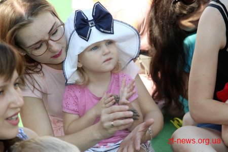 Батьки разом із дітлахами долучилися до руханки на Михайлівській
