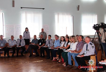 У Житомирі працівників служби «102» навчають виявляти домашнє насильство з перших секунд розмови