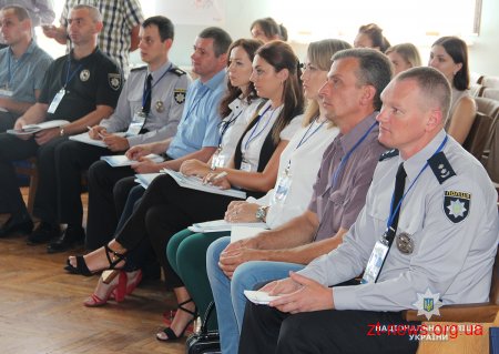 У Житомирі працівників служби «102» навчають виявляти домашнє насильство з перших секунд розмови