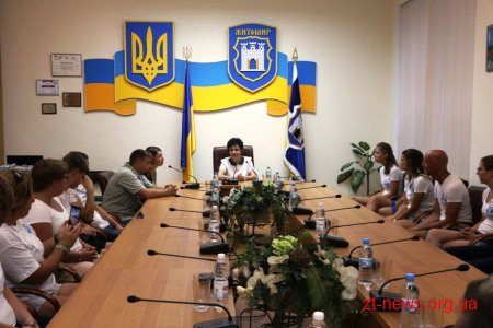 Вікторія Краснопір зустрілася із волонтерами з Голландії, які вже втретє відвідують Житомир