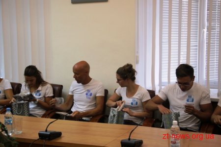 Вікторія Краснопір зустрілася із волонтерами з Голландії, які вже втретє відвідують Житомир