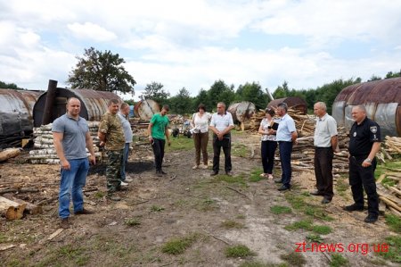 На Житомирщині перевірили підприємців, які випалюють вугілля