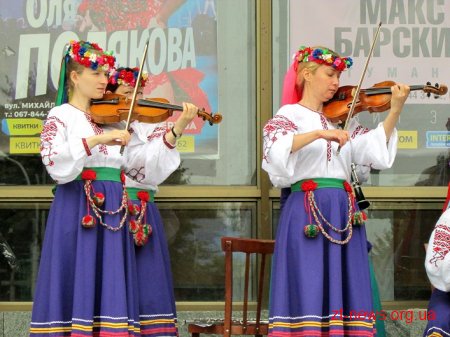 У Житомирі розпочався обласний ярмарок меду