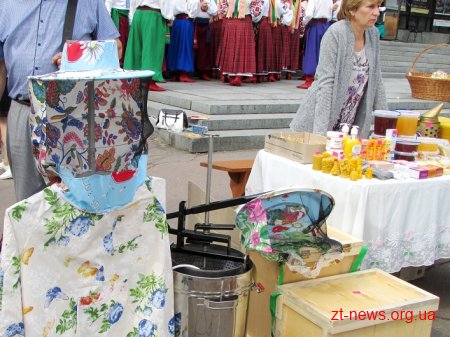 У Житомирі розпочався обласний ярмарок меду