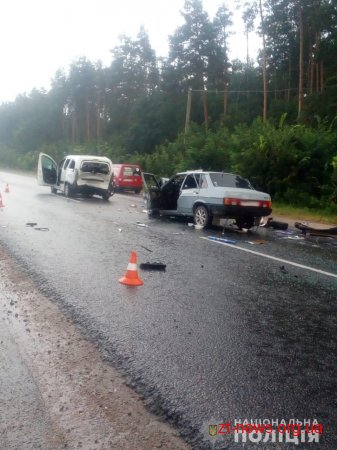На Житомирщині за добу у ДТП загинуло два військовослужбовці