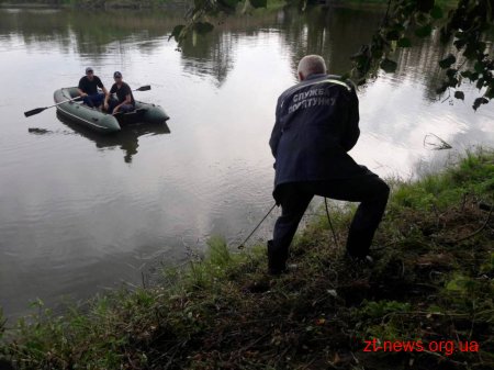 На Житомирщині п'яний чоловік впав з обриву в воду та потонув