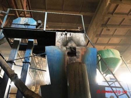 В Овручі на території підприємства по виробленню дерев’яних гранул сталася пожежа