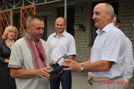 Напередодні Дня пасічника голова обласної ради Володимир Ширма привітав бджолярів Житомирщини