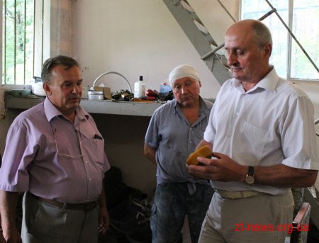 Напередодні Дня пасічника голова обласної ради Володимир Ширма привітав бджолярів Житомирщини