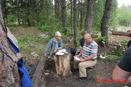 На Житомирщині продовжують перевіряти легальність підприємницької діяльності з випалювання вугілля