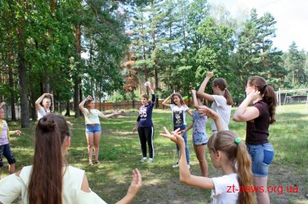 Протягом літа в області працювало 517 мовних шкільних таборів