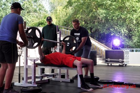 У Житомирі до Дня Незалежності пройшов Відкритий чемпіонат області з жиму лежачи