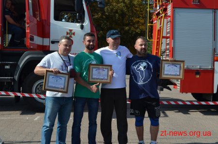 Житомирянин встановив рекорд з тяги пожежних автомобілів