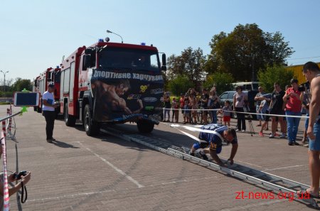 Житомирянин встановив рекорд з тяги пожежних автомобілів