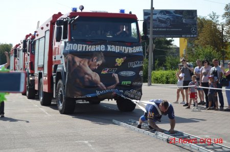 Житомирянин встановив рекорд з тяги пожежних автомобілів