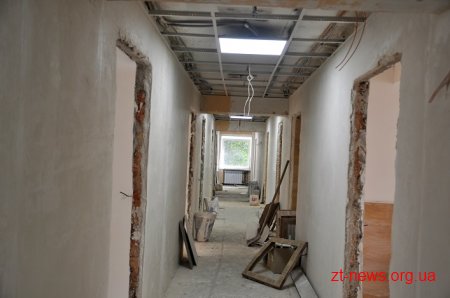 У Центрі вертебрології на 80% завершили благоустрій та підготували всі стіни до фарбування