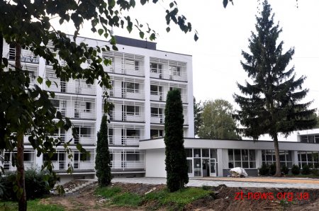 У Центрі вертебрології на 80% завершили благоустрій та підготували всі стіни до фарбування