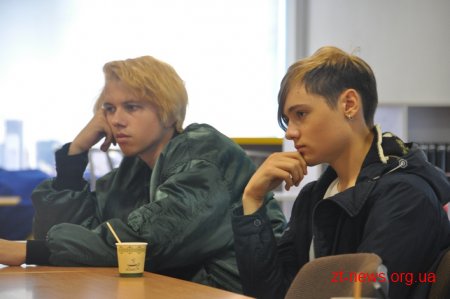 В рамках проведення кінофестивалю «ЖУК» його організатори проводять тематичні зустрічі з учасниками