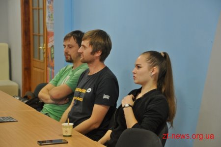 В рамках проведення кінофестивалю «ЖУК» його організатори проводять тематичні зустрічі з учасниками