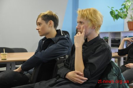 В рамках проведення кінофестивалю «ЖУК» його організатори проводять тематичні зустрічі з учасниками