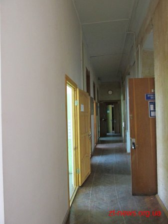 На аукціоні продали за 9 мільйонів будівлю колишньої стоматполіклініки в центрі Житомира