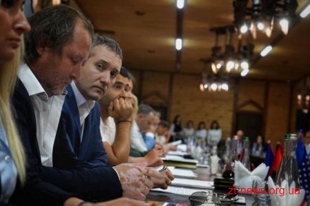 Ігор Гундич підписав два меморандуми про співпрацю з інвесторами