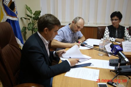 Сергій Сухомлин підписав договір про співпрацю з Спілкою громадських організацій інвалідів Києва