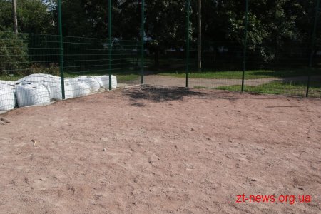 Будівництво мультиспортивного майданчика біля ЗОШ №28 та №16 планують завершити до 5 вересня