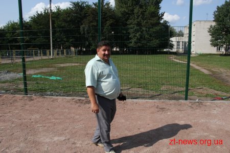 Будівництво мультиспортивного майданчика біля ЗОШ №28 та №16 планують завершити до 5 вересня