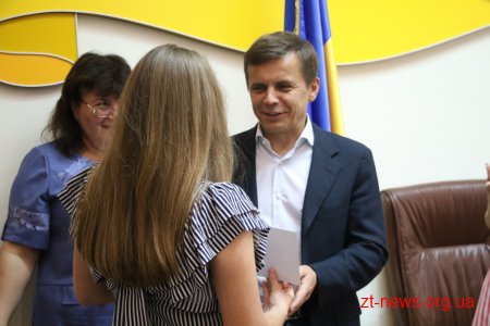 Кращих організаторів оздоровлення та відпочинку дітей в Житомирі нагородили відзнаками