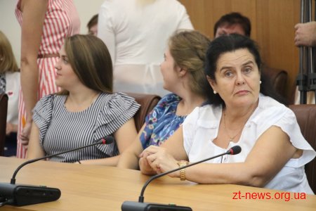 Кращих організаторів оздоровлення та відпочинку дітей в Житомирі нагородили відзнаками
