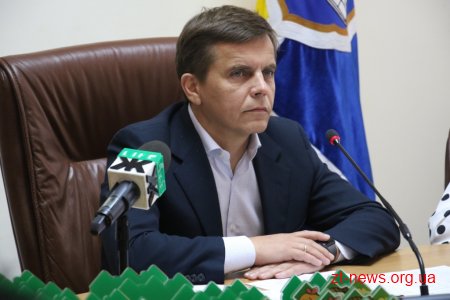 Кращих організаторів оздоровлення та відпочинку дітей в Житомирі нагородили відзнаками
