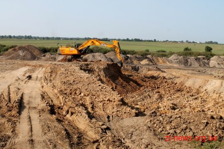 Депутати обласної ради відвідали місце незаконного видобутку піска та глини